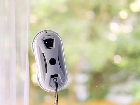 Window Cleaning Robot vs Manual Cleaning_606_455_606_455.jpeg